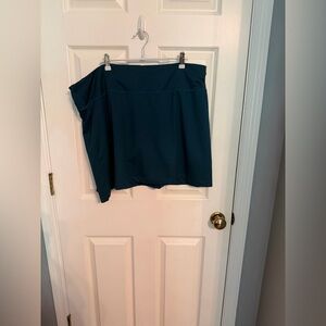 Sahalie Skort in Hunter Green, 2X